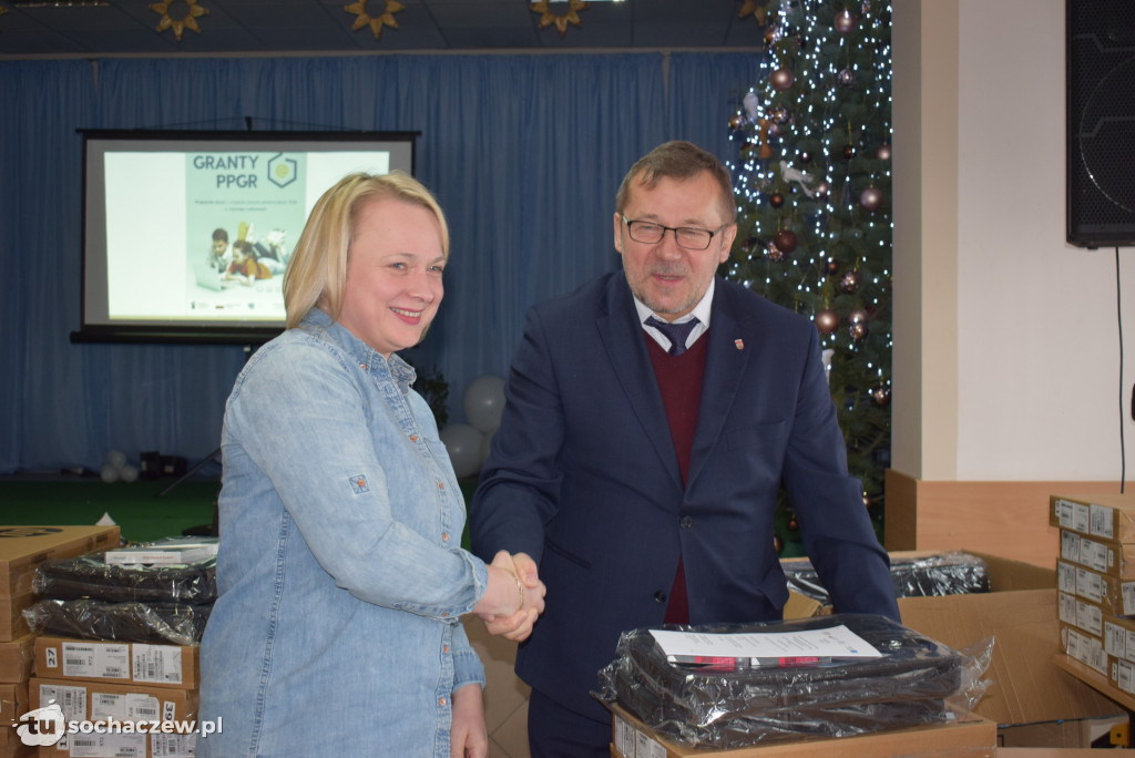 Laptopy dla uczniów z gminy Iłów