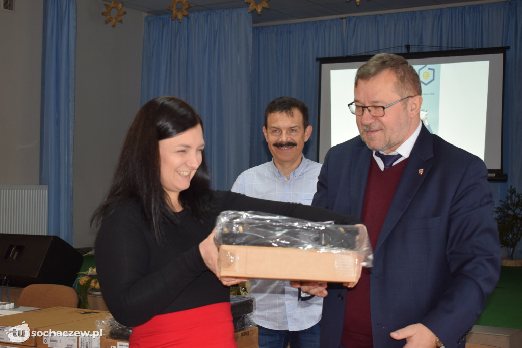 Laptopy dla uczniów z gminy Iłów