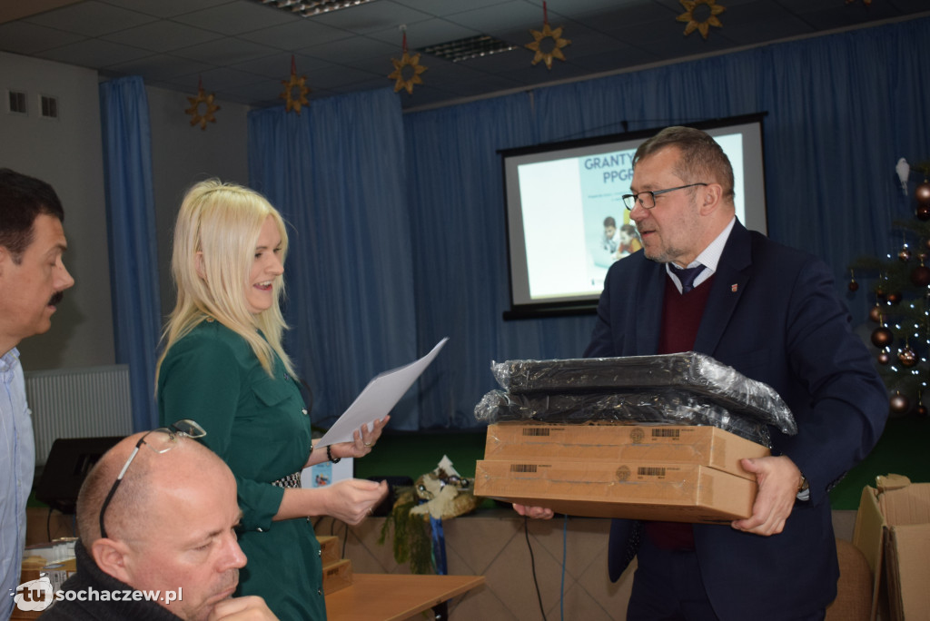 Laptopy dla uczniów z gminy Iłów