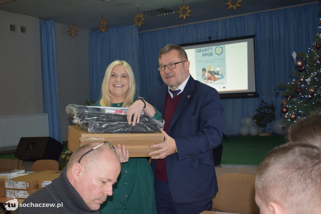 Laptopy dla uczniów z gminy Iłów