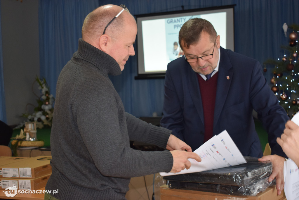 Laptopy dla uczniów z gminy Iłów