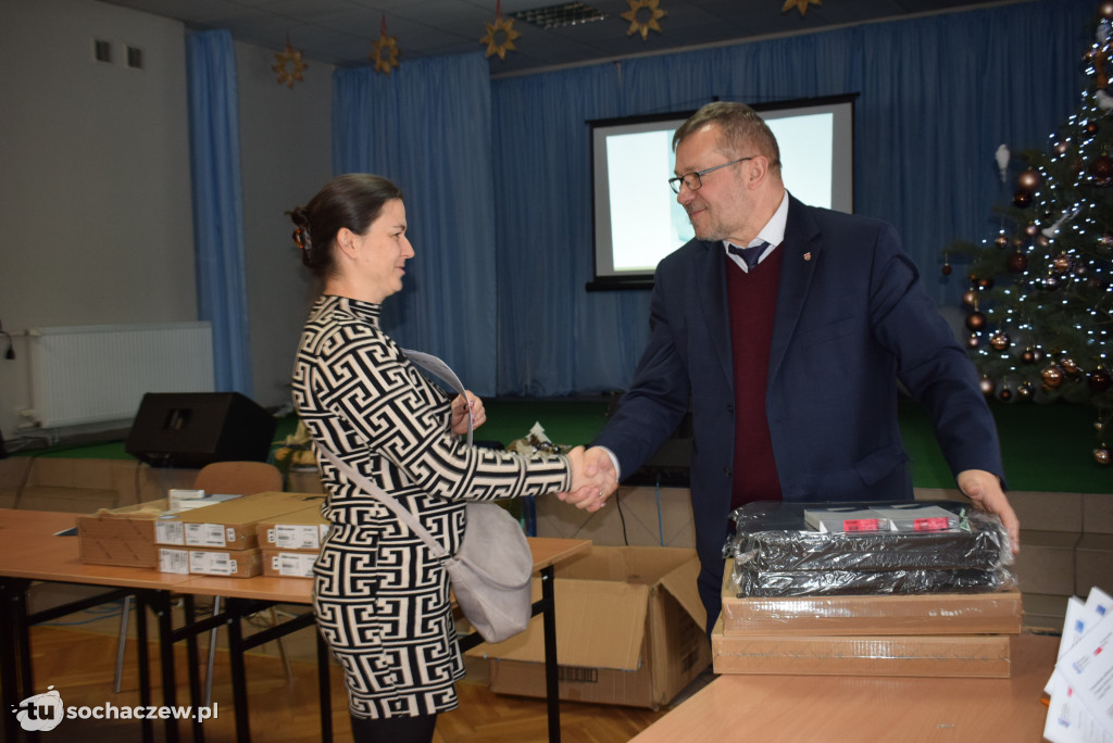 Laptopy dla uczniów z gminy Iłów