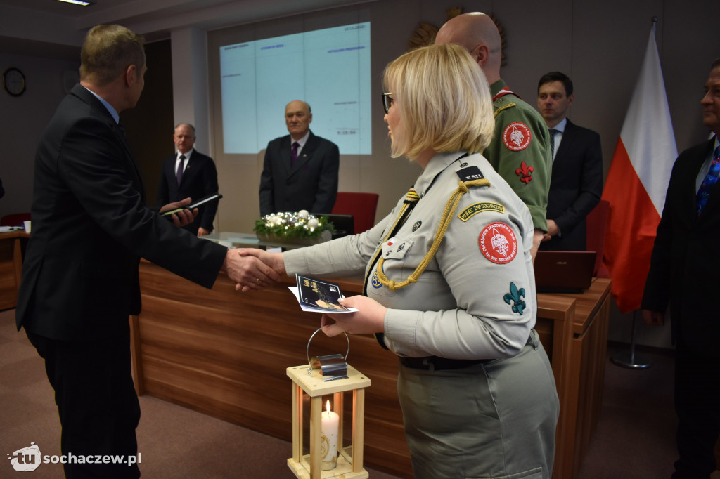 Z Betlejemskim Światłem i medalem na sesji