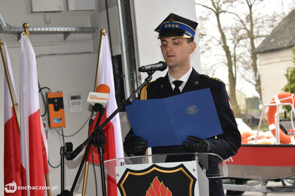 Przekazanie łodzi w Młodzieszynie