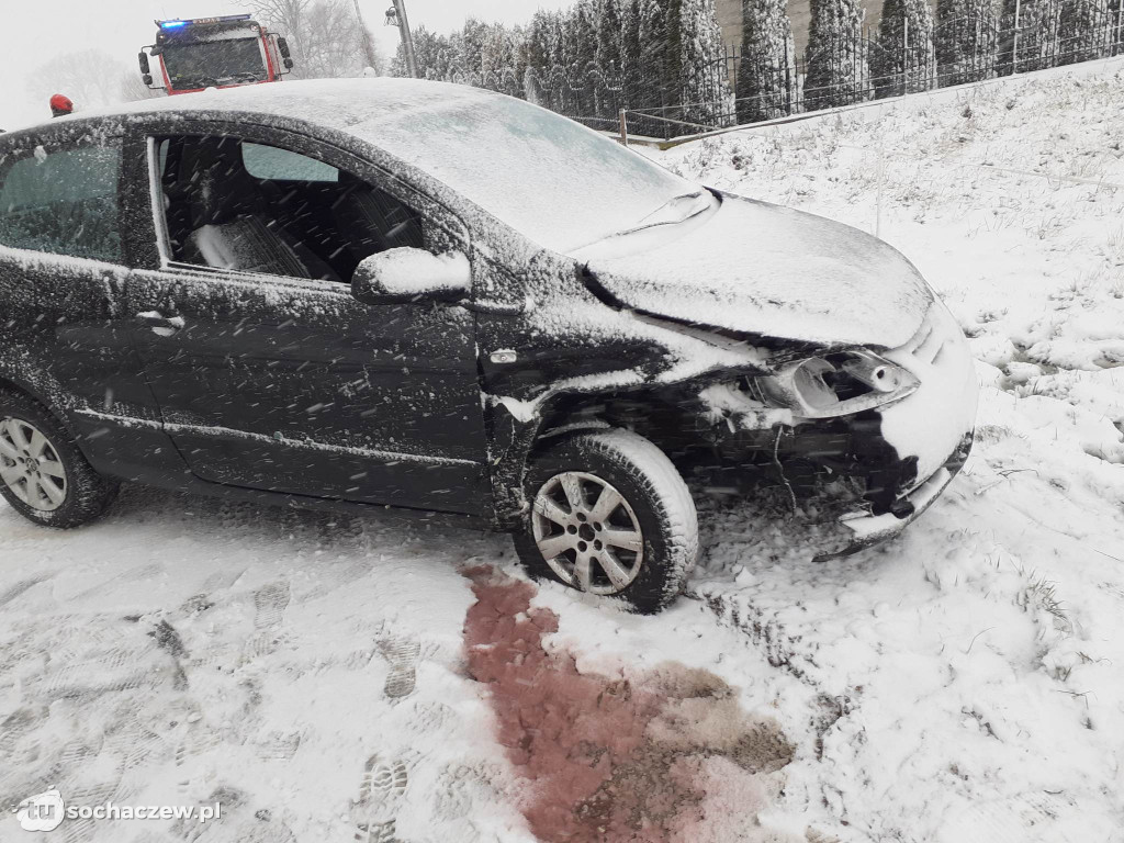  Śnieżyca nad powiatem i wypadek w Piotrowie
