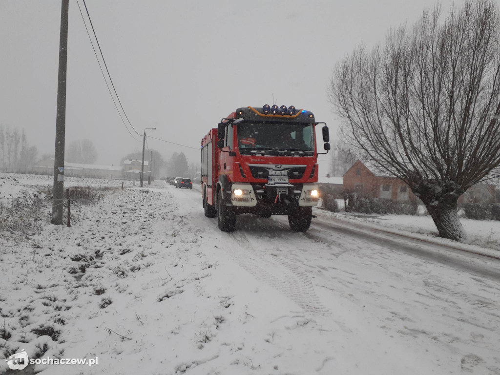  Śnieżyca nad powiatem i wypadek w Piotrowie