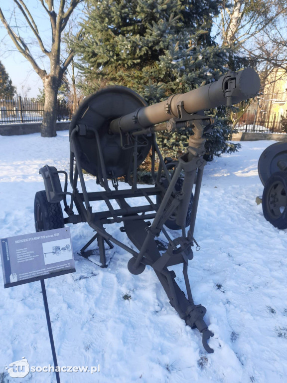 Moździerze po renowacji w Muzeum Ziemi Sochaczewskiej