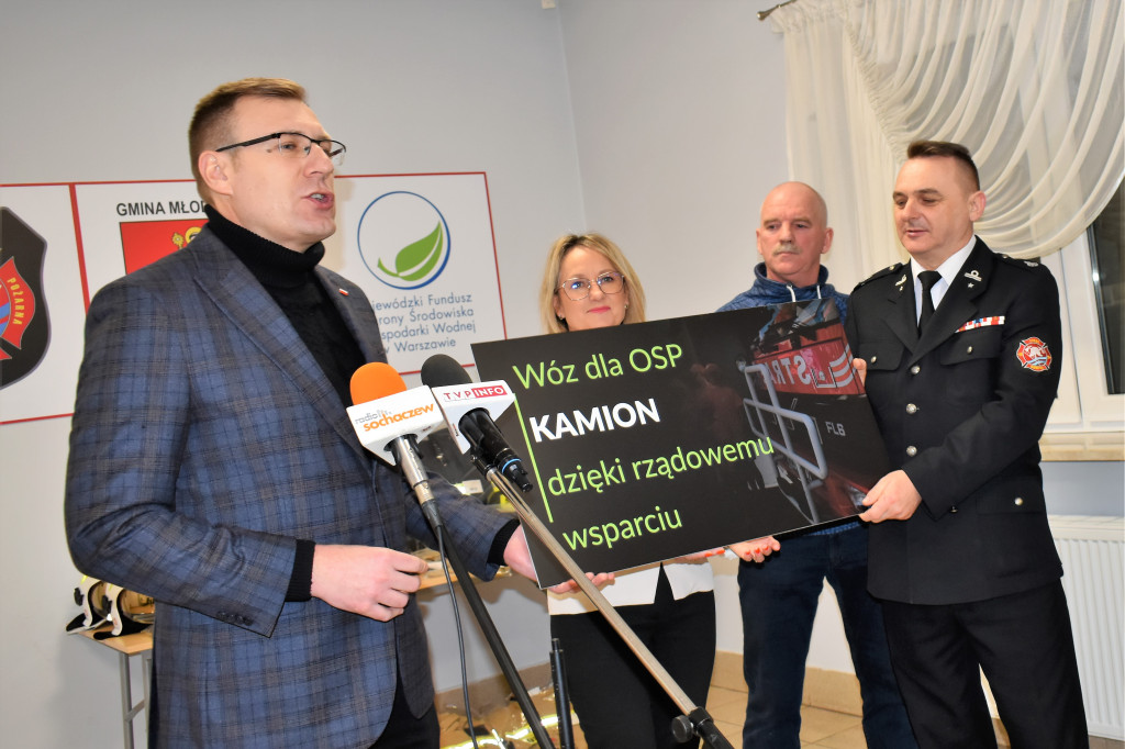 OSP Jasieniec i OSP Kamion z promesami na nowe wozy