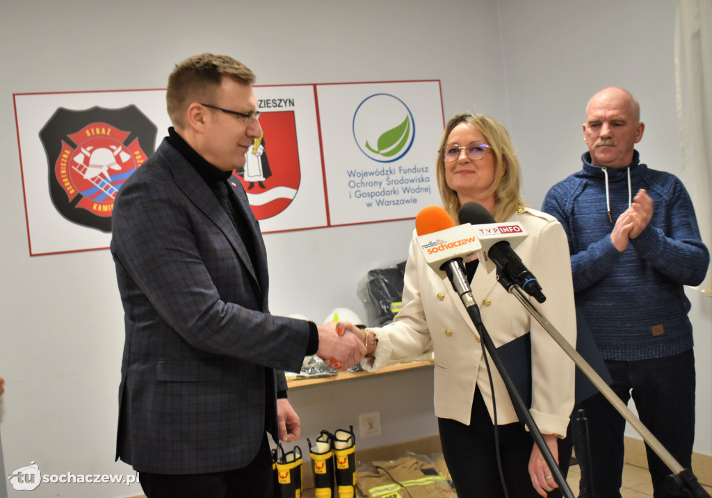OSP Jasieniec i OSP Kamion z promesami na nowe wozy