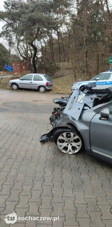 Zderzenie trzech aut na DK 50 w Młodzieszynku
