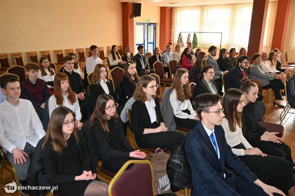 Stypendia starosty wręczone