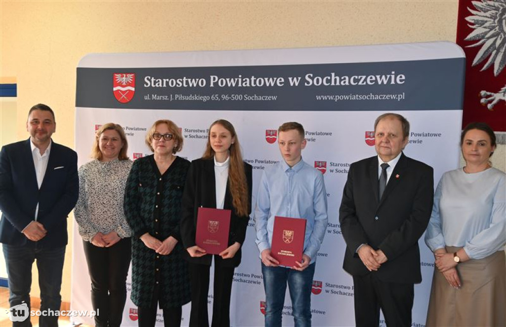 Stypendia starosty wręczone