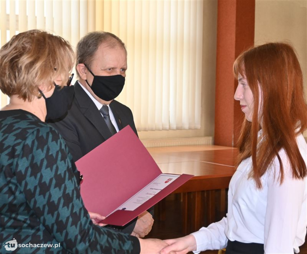 Stypendia starosty wręczone