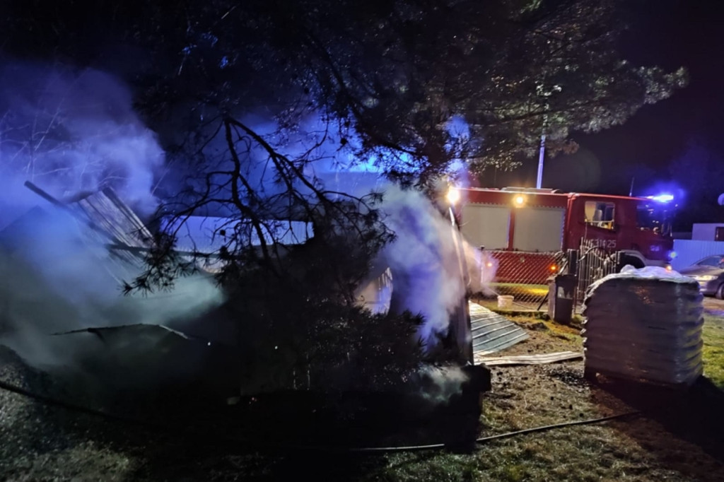 Pożar garażu przy ul. Piaszczystej w Sochaczewie