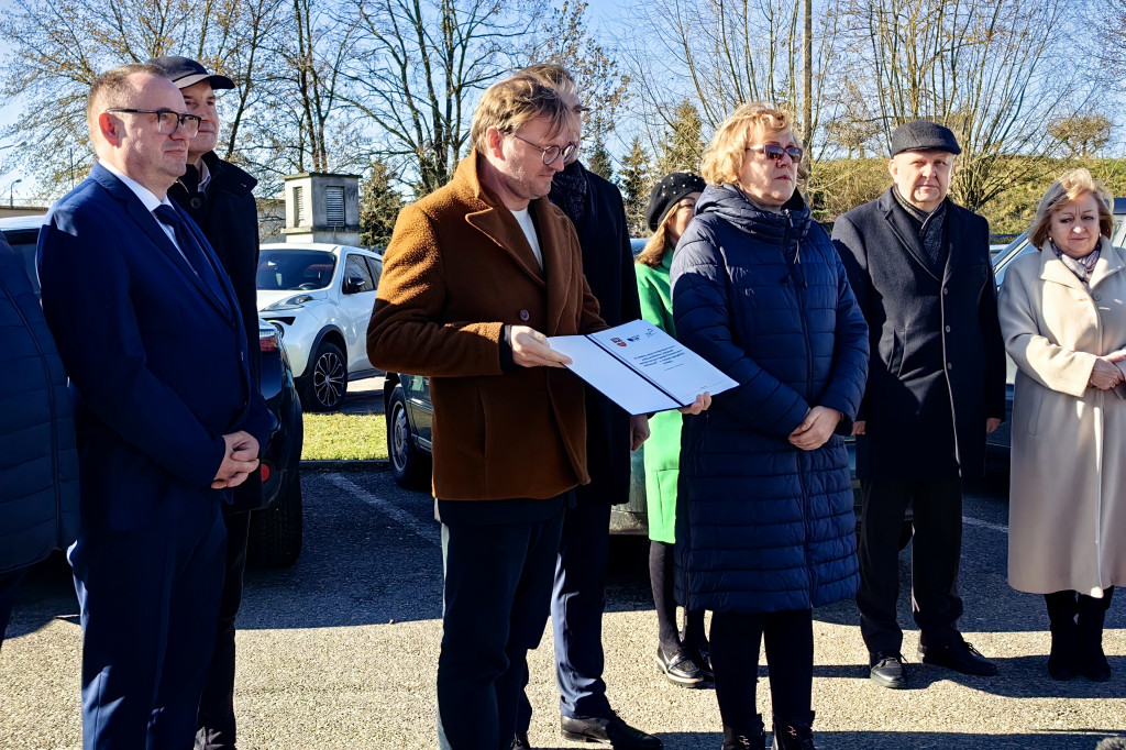 Umowa na rozbudowę parkingu przy szpitalu podpisana