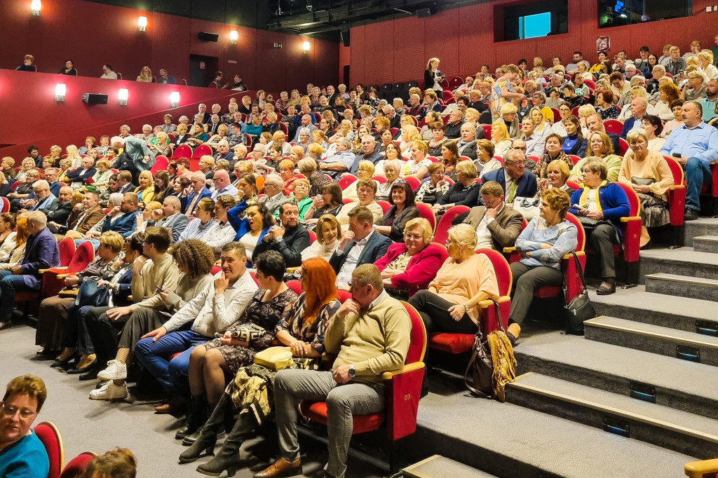 Wyjazd mieszkańców gminy Młodzieszyn do teatru