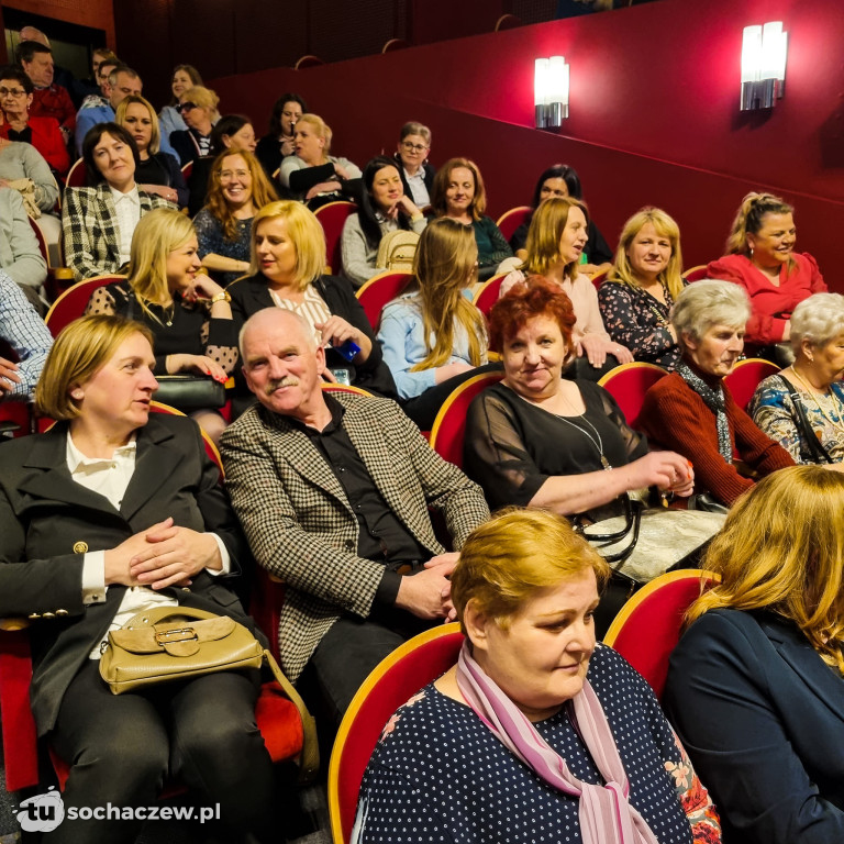 Wyjazd mieszkańców gminy Młodzieszyn do teatru