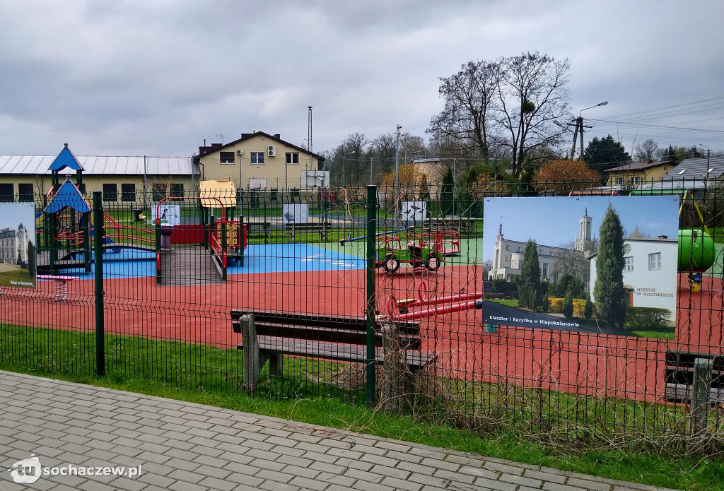 Nowe tablice na placu zabaw w Graincach