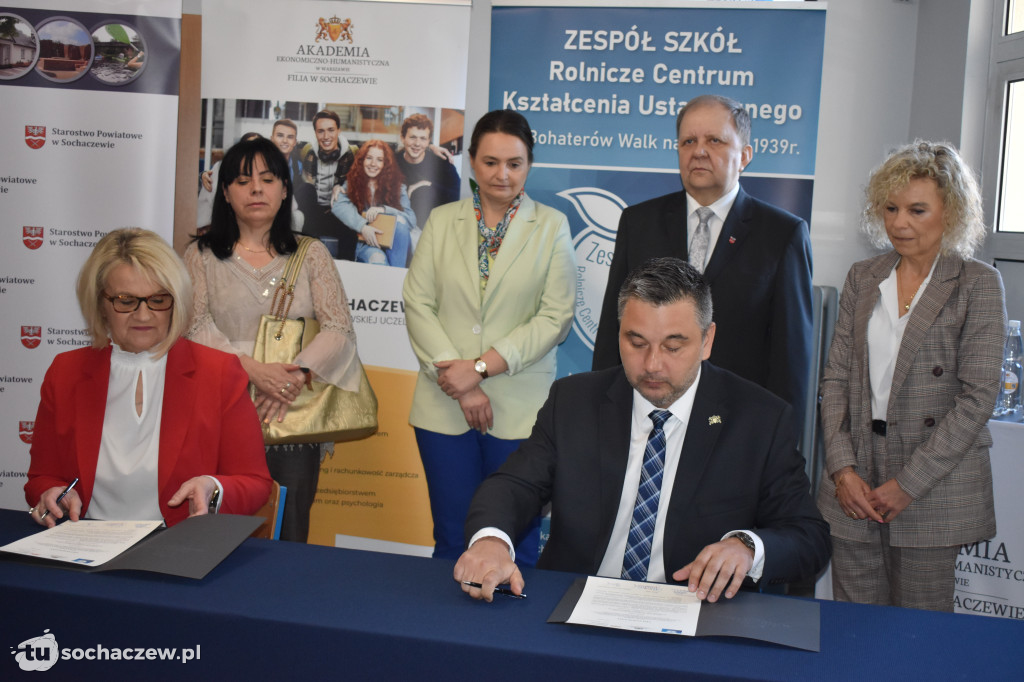 Ogrodnik z nowym partnerem