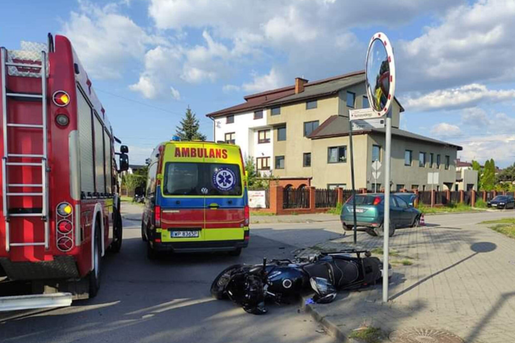Zderzenie osobówki z motocyklem na Kochanowskiego