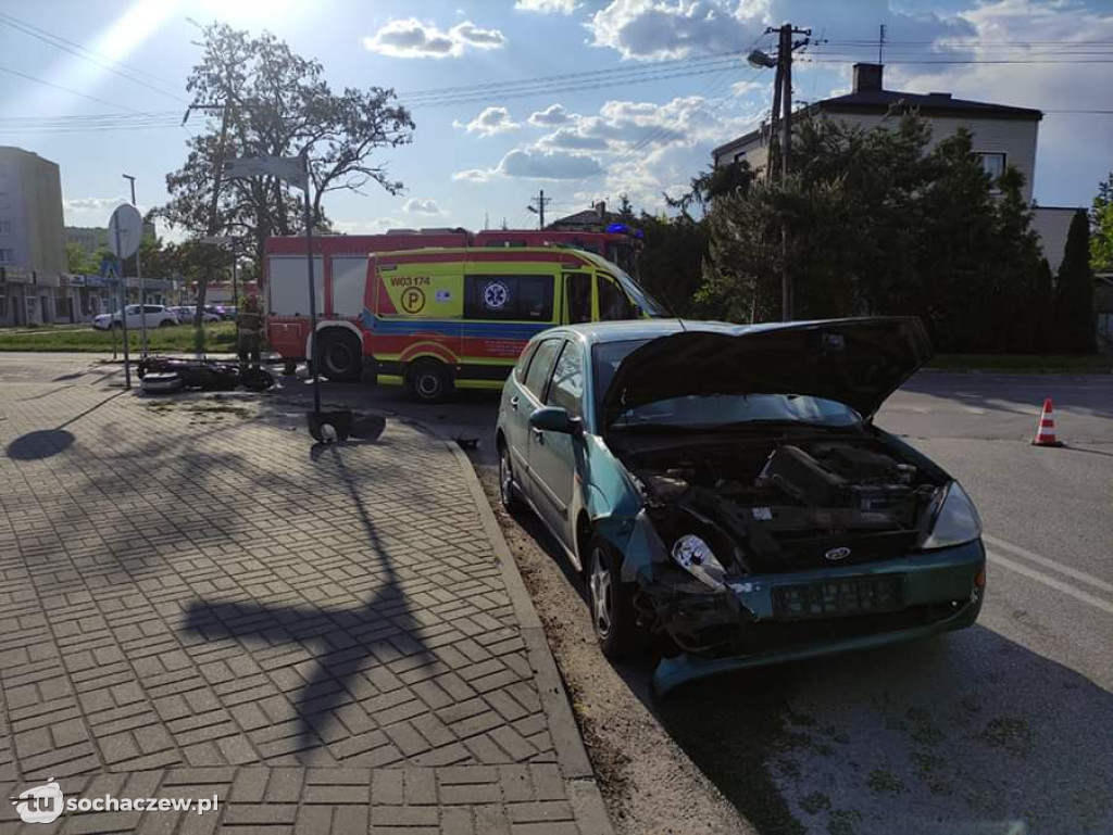 Zderzenie osobówki z motocyklem na Kochanowskiego
