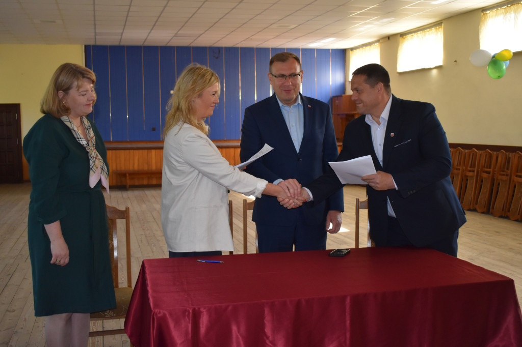 Wodociągowanie gminy Brochów: umowa podpisana