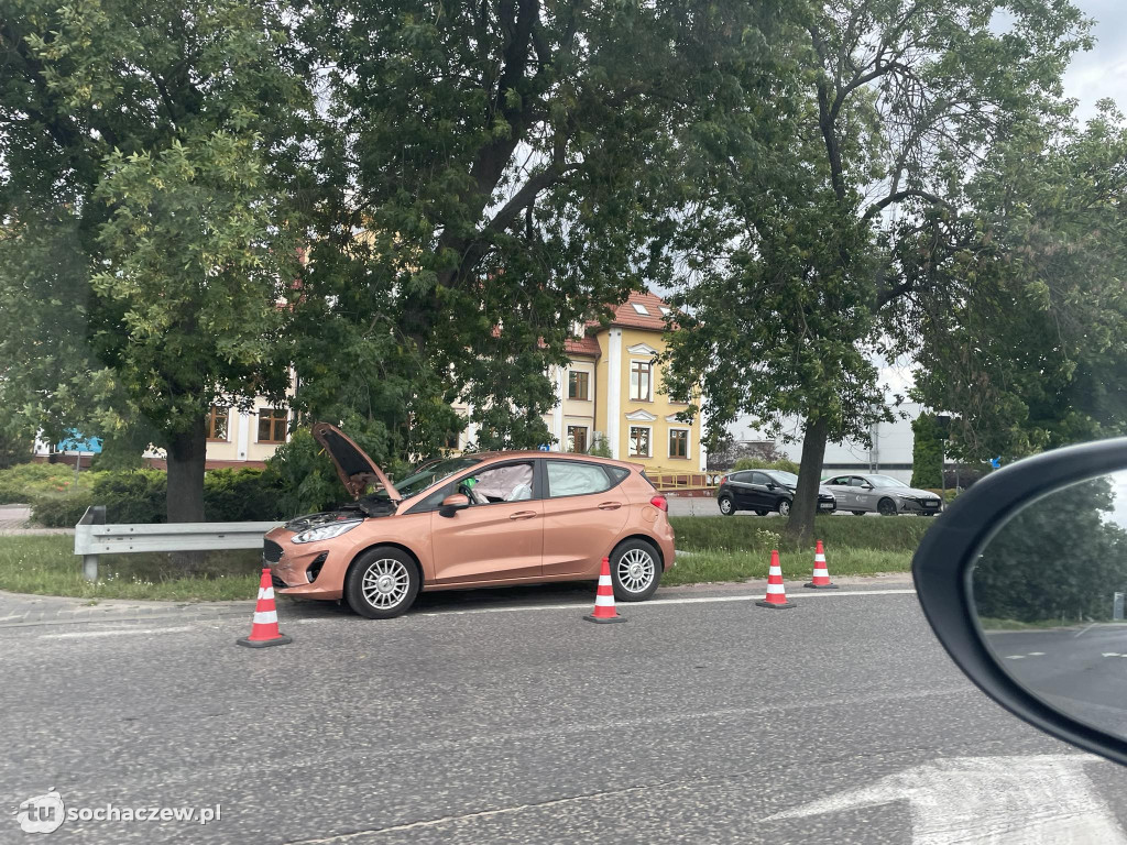 Zderzenie aut na rondzie w Wójtówce