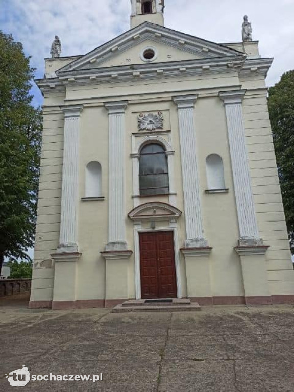 Przekazanie promesy na remont elewacji kościoła w Rybnie