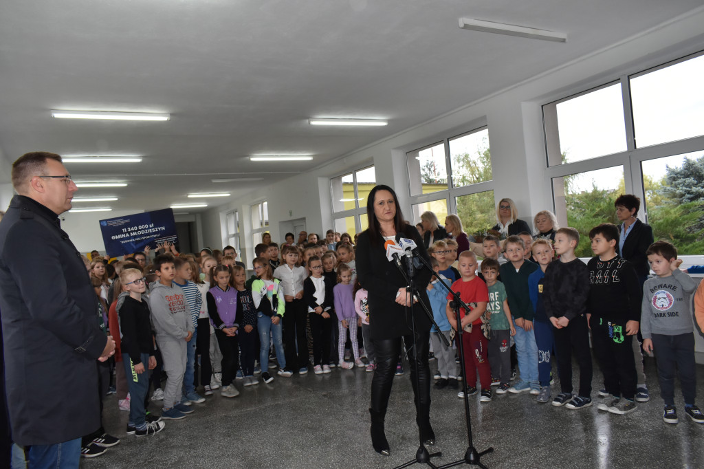 Dofinansowanie na budowę hali sportowej w Młodzieszynie