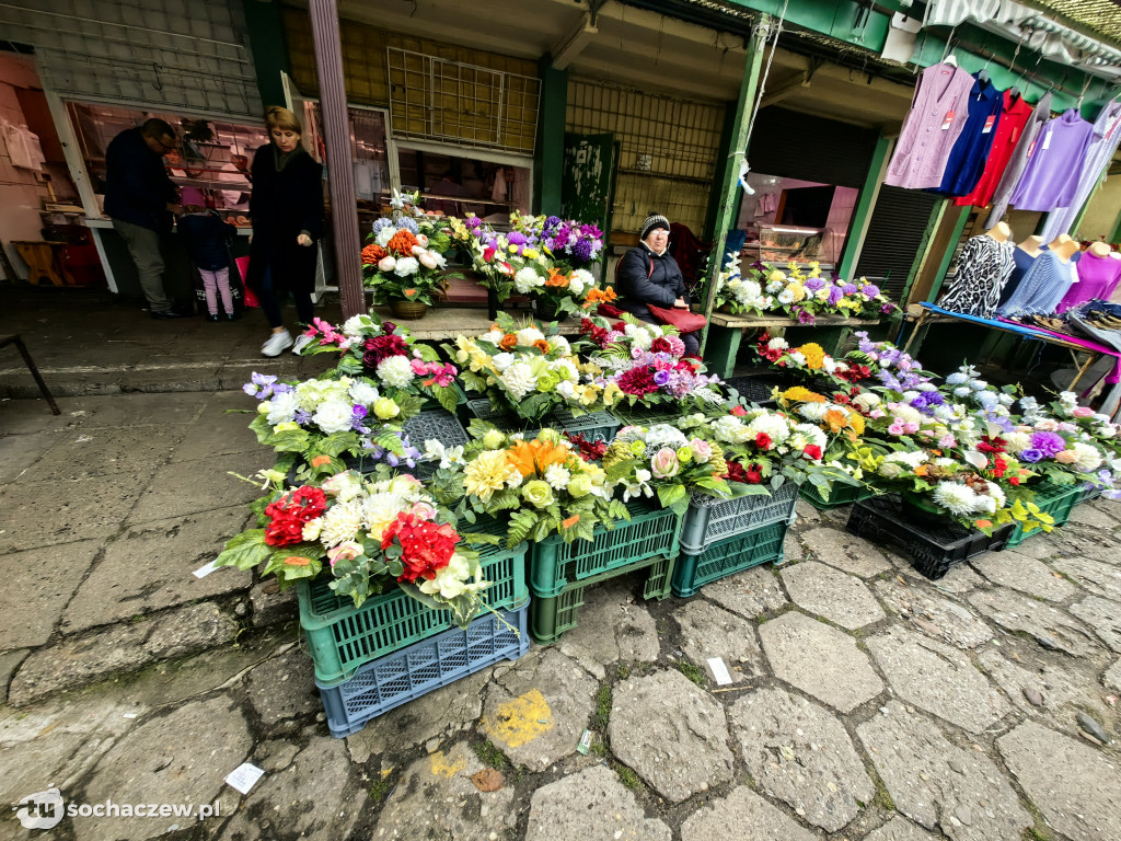 Przygotowania do Wszystkich Świętych w Sochaczewie