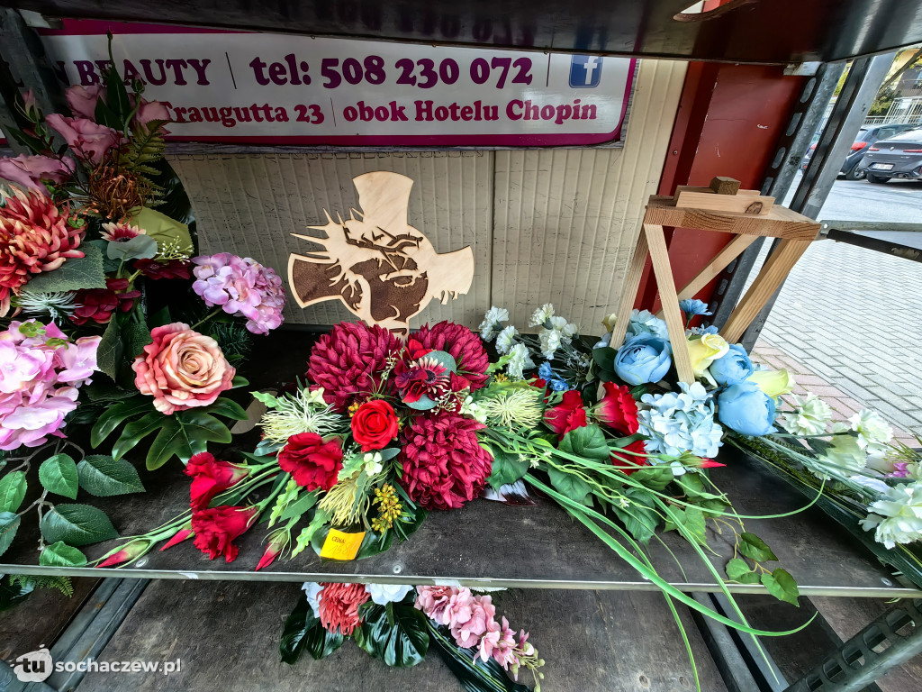 Przygotowania do Wszystkich Świętych w Sochaczewie