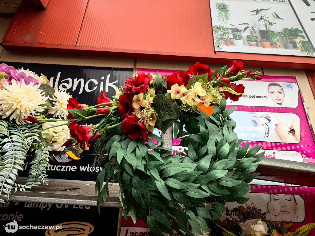 Przygotowania do Wszystkich Świętych w Sochaczewie