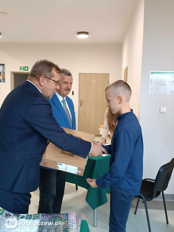 Darmowe laptopy trafiły do czwartoklasistów z gminy Iłów