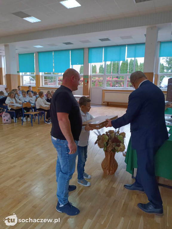 Darmowe laptopy trafiły do czwartoklasistów z gminy Iłów