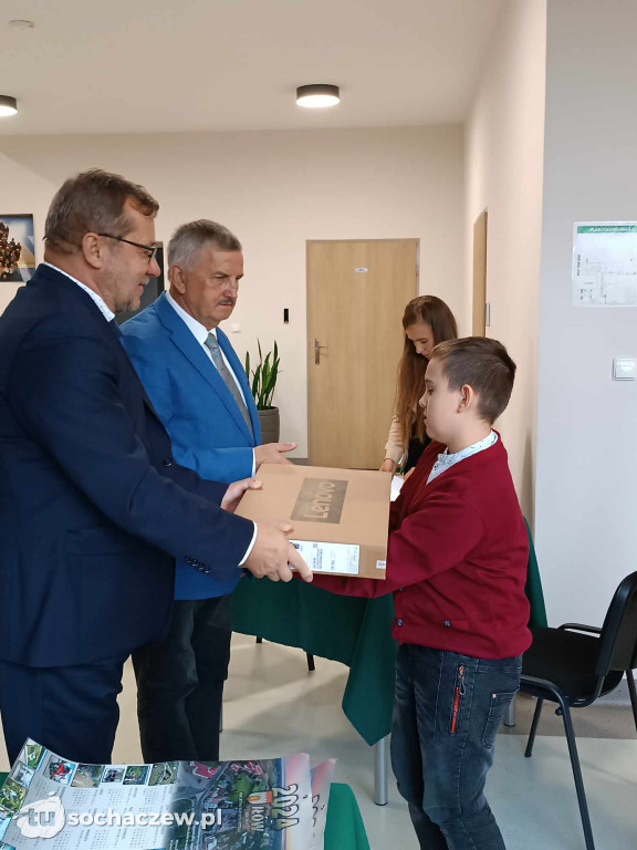Darmowe laptopy trafiły do czwartoklasistów z gminy Iłów