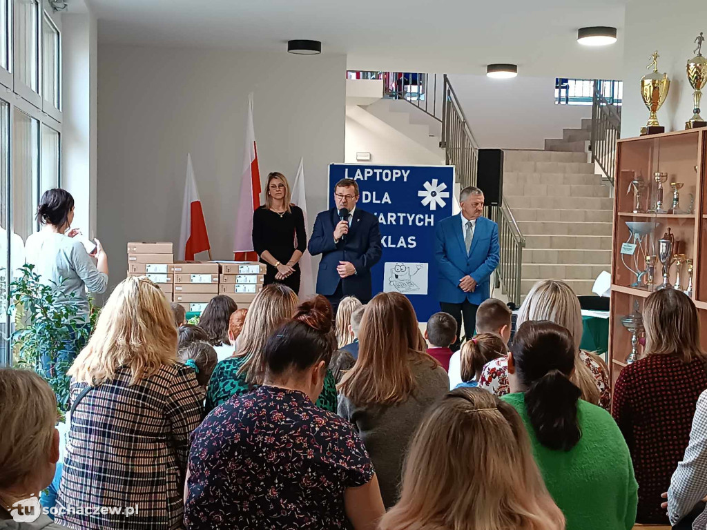 Darmowe laptopy trafiły do czwartoklasistów z gminy Iłów
