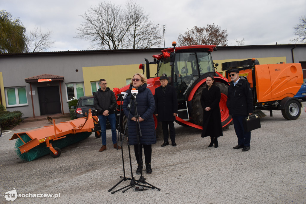 Powiatowy Zarząd Dróg z nowym sprzętem