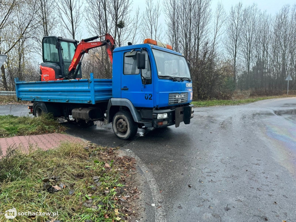 Zderzenie osobówki z ciężarówką w Lubiejewie