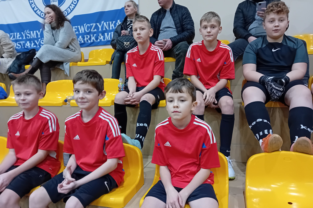 Pracowity weekend dla młodych adeptów piłki nożnej z Młodzieszyna