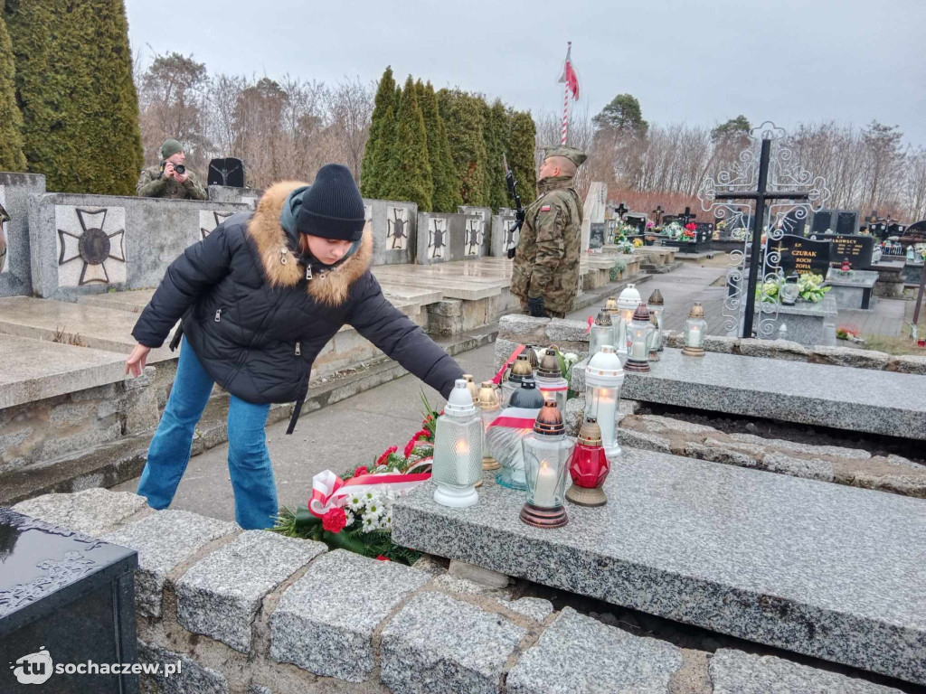 Zapłonęło VIII Światełko Pamięci dla Cichociemnych w Brzozowie Starym