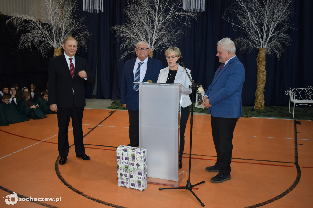 Uroczyście i wzruszająco w szkole w Gawłowie