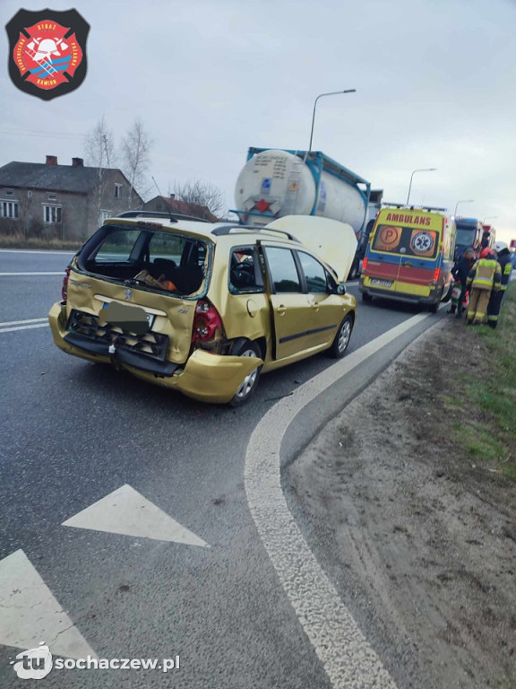 Ciężarówką w tył osobówki w Kamionie Dużym