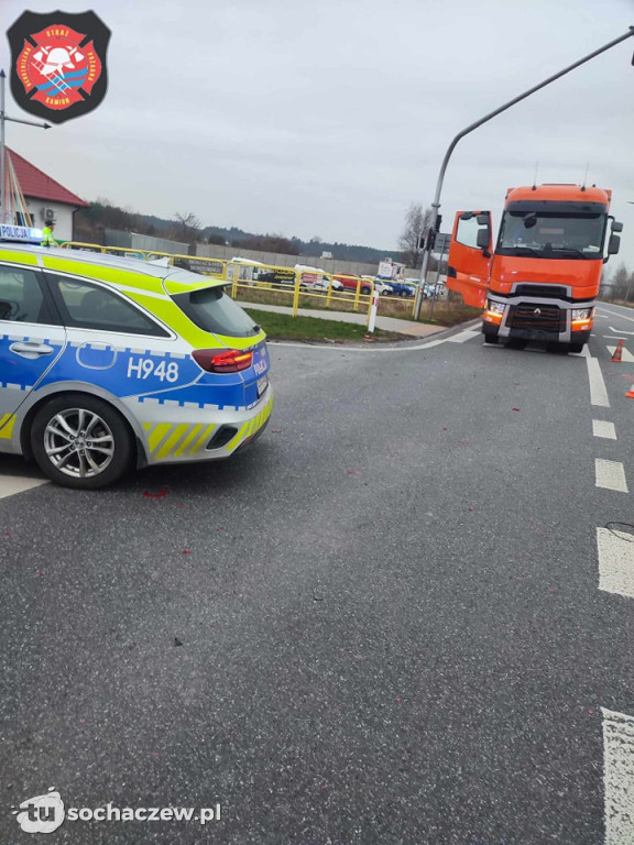 Ciężarówką w tył osobówki w Kamionie Dużym