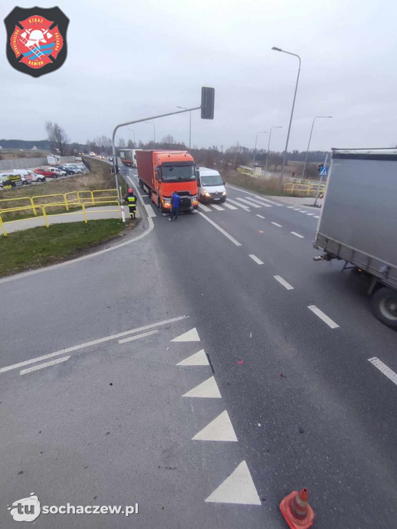 Ciężarówką w tył osobówki w Kamionie Dużym