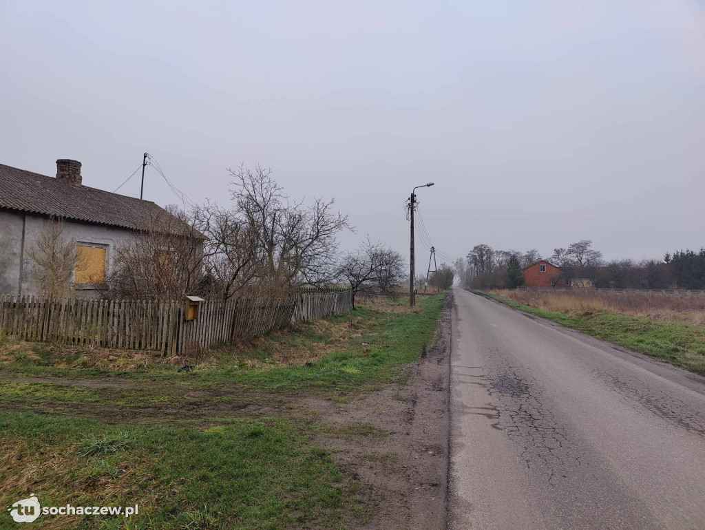 Opuszczone domy na terenie planowanego lotniska