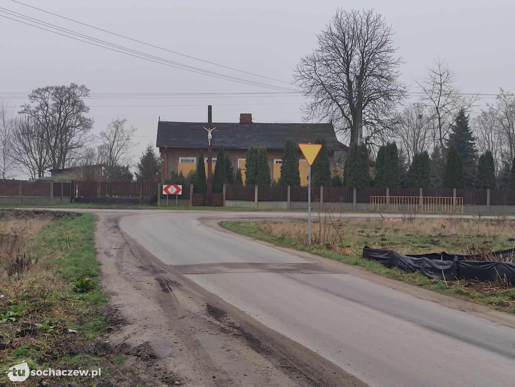 Opuszczone domy na terenie planowanego lotniska