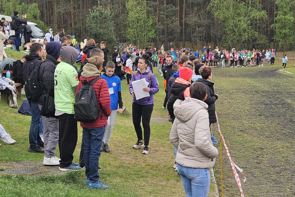 Międzypowiatowe Sztafetowe Biegi Przełajowe w Młodzieszynie