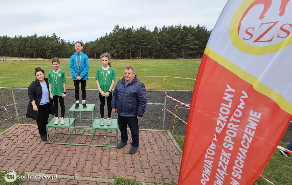 Międzypowiatowe Sztafetowe Biegi Przełajowe w Młodzieszynie