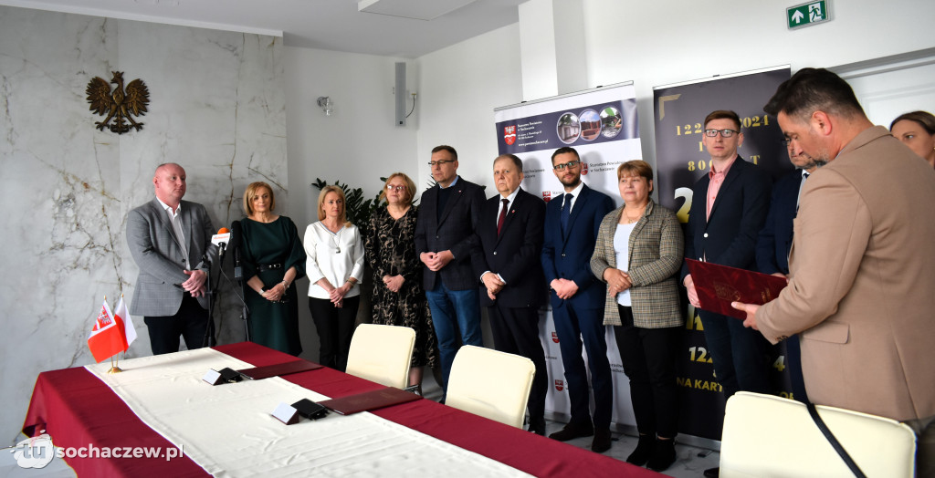 Umowa na remont 11 km dróg powiatowych podpisana
