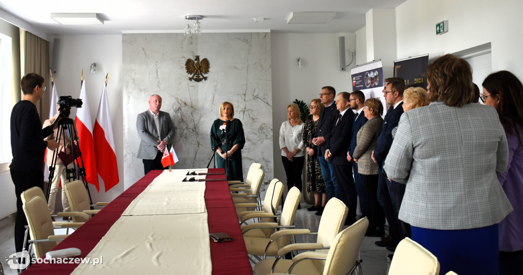 Umowa na remont 11 km dróg powiatowych podpisana